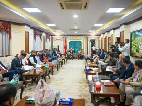 शीतलनिवासमा सर्वदलीय बैठक सुरु, प्रधानमन्त्रीसहित को-को छन् सहभागी? शीतलनिवासमा सर्वदलीय बैठक सुरु, प्रधानमन्त्रीसहित को-को छन् सहभागी?