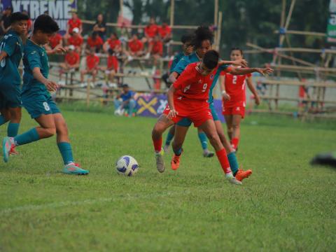 आर्मी सामु पुलिस स्तब्ध